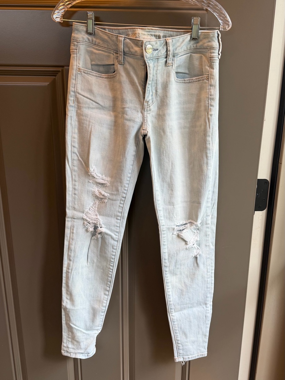 American Eagle Super Stretch Light Wash Ripped Women’s Jegging Light Blue, Size6